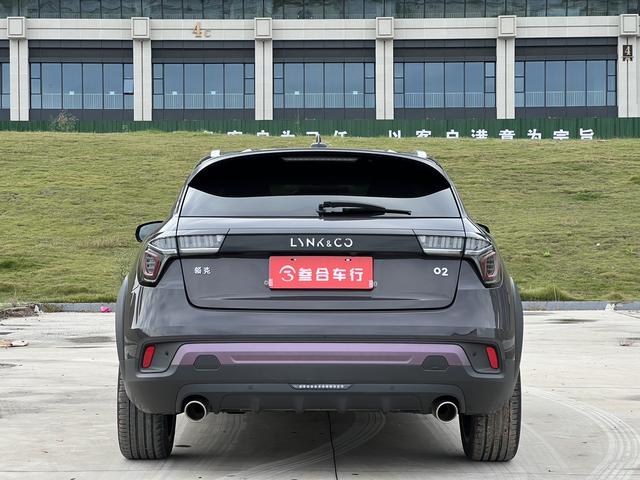 Lynk & Co 02