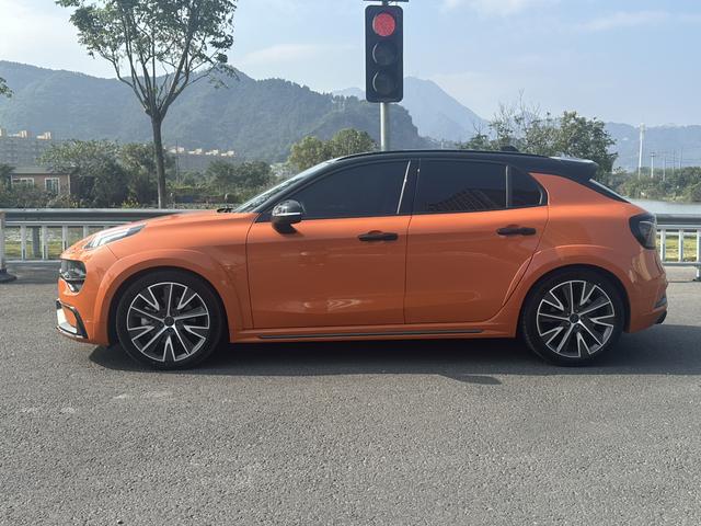 Lynk & Co 02 Hatchback