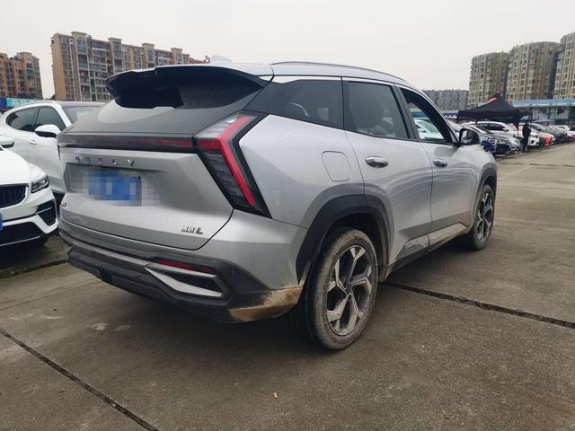 Geely Atlas L