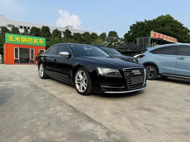 Audi S8