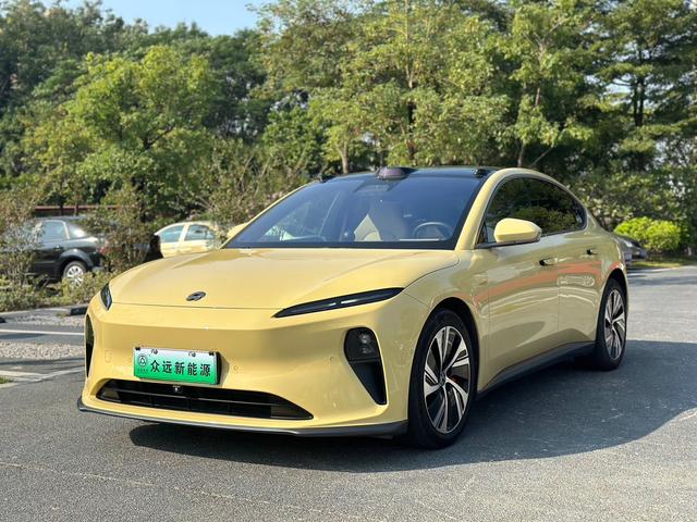 NIO ET5