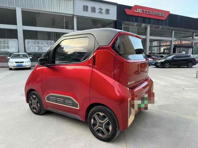 Baojun E200