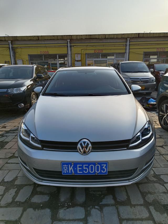 Volkswagen Golf