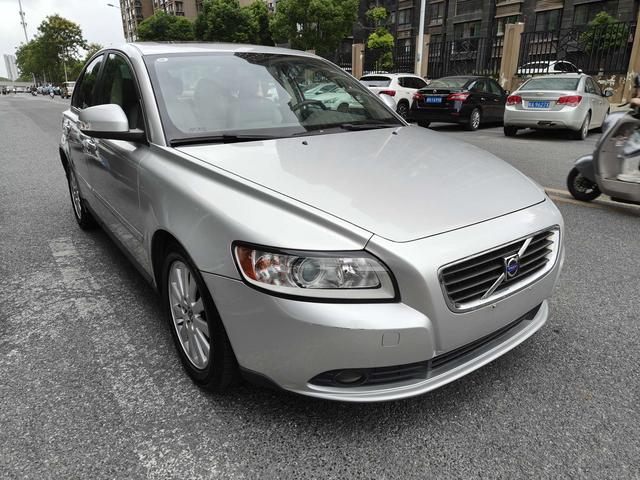 Volvo S40