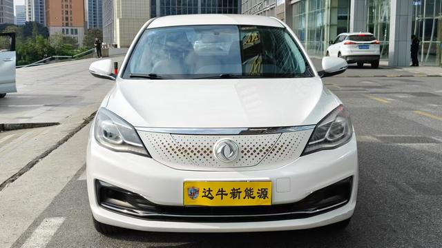 Dongfeng Fengshen E70