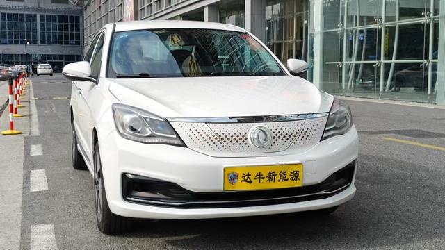 Dongfeng Fengshen E70