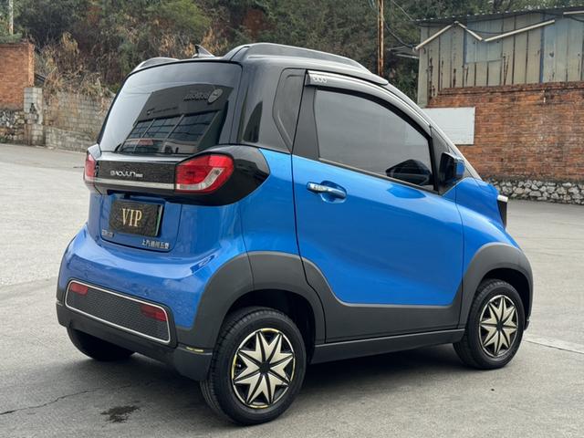 Baojun E100