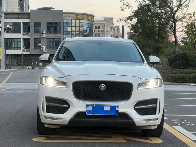 Jaguar F-PACE