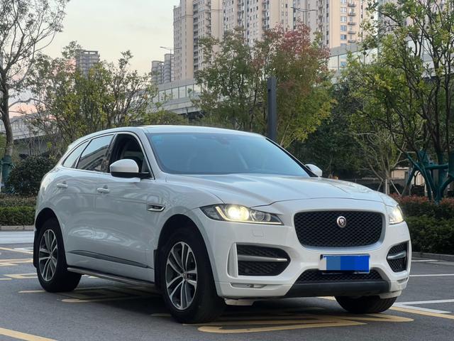 Jaguar F-PACE