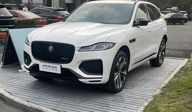 Jaguar F-PACE