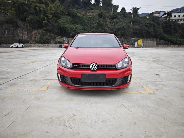 Volkswagen Golf GTI