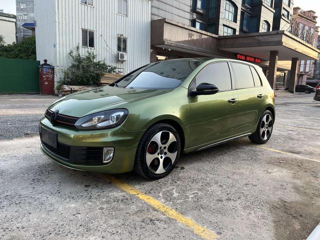 Volkswagen Golf GTI