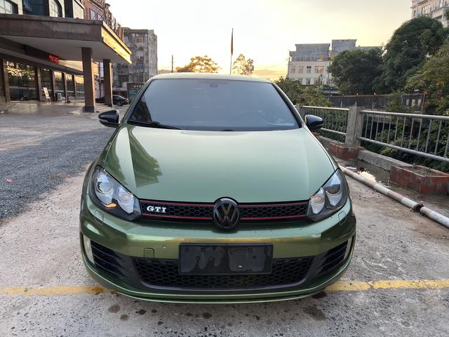 Volkswagen Golf GTI