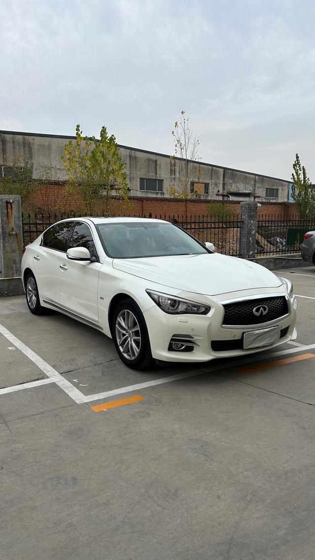 Infiniti Q50L