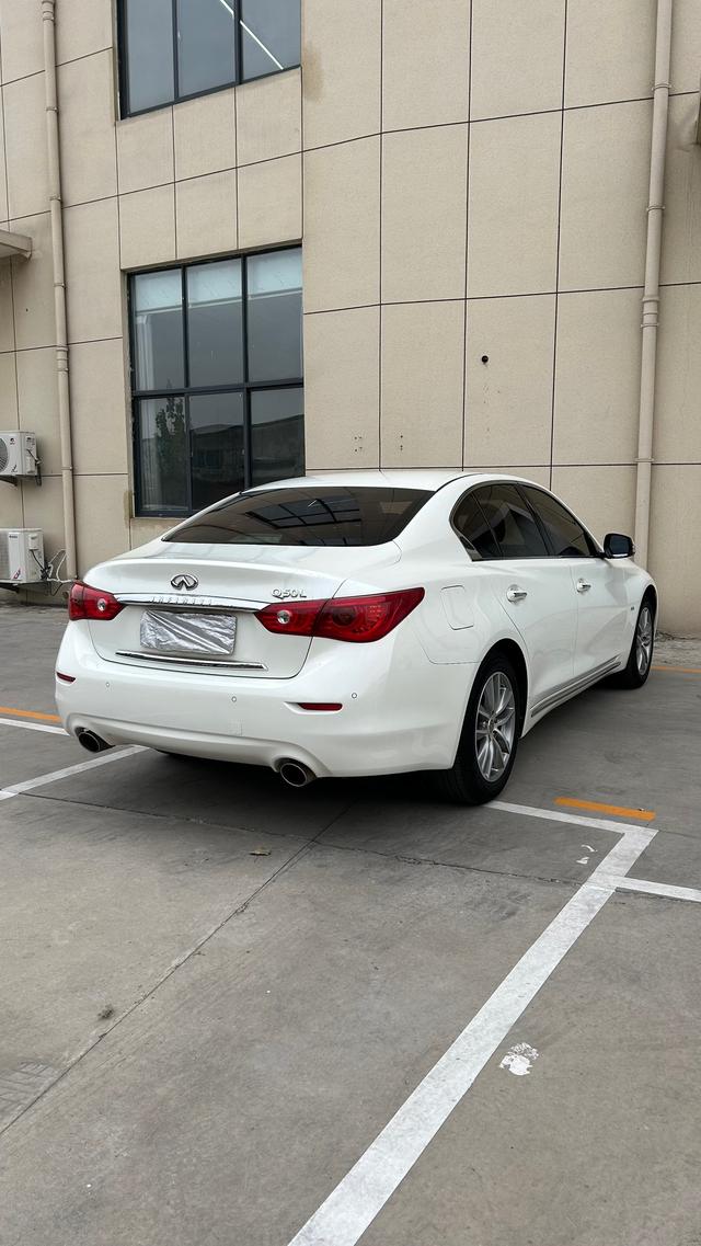 Infiniti Q50L