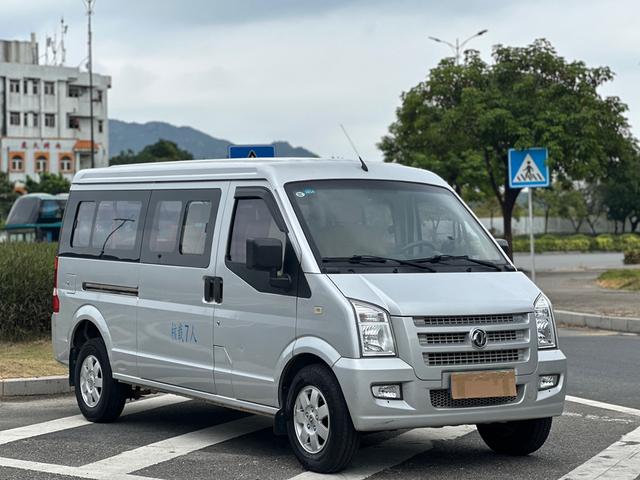 Dongfeng Xiaokang C37