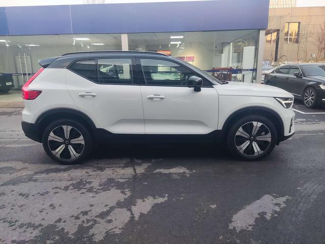 Volvo XC40 EV