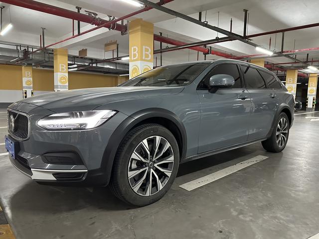 Volvo V90