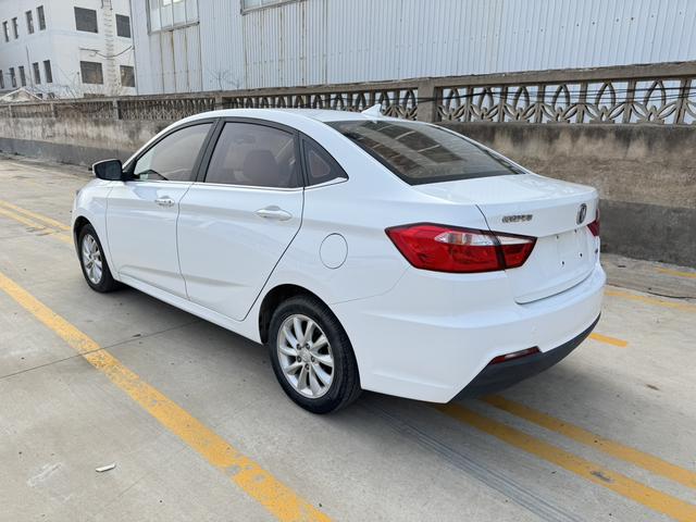 Changan Yuexiang V7