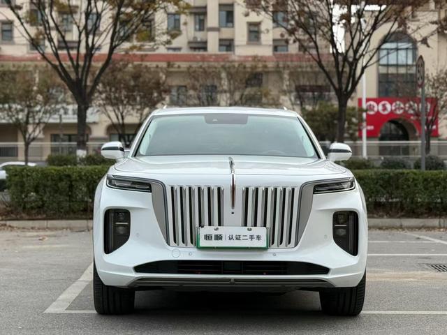 Hongqi E-HS9