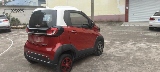 Baojun E100