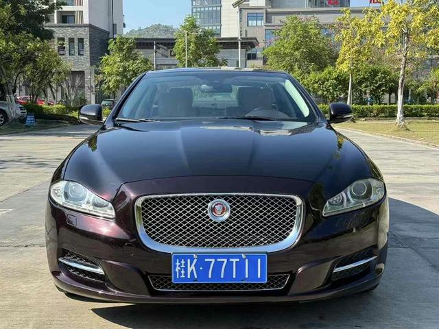 Jaguar XJ