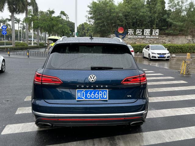 Volkswagen Touareg