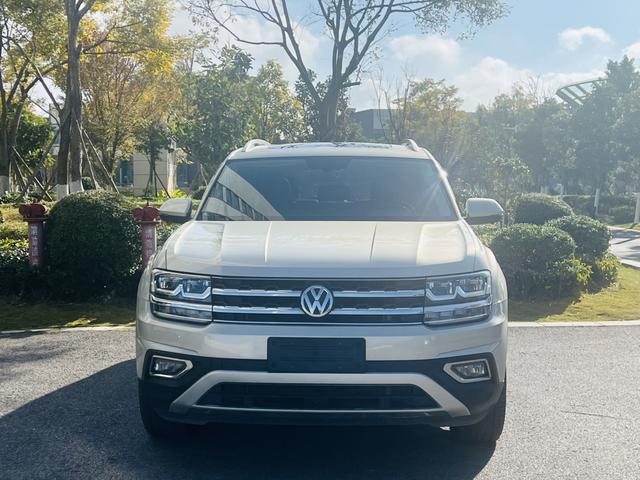 Volkswagen Tuang