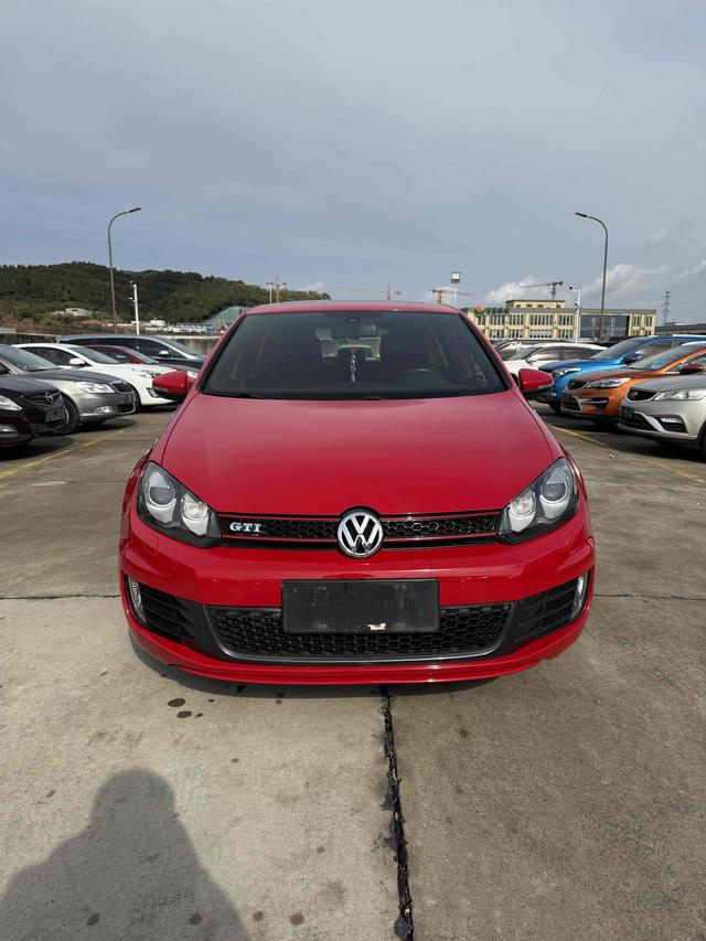 Volkswagen Golf GTI