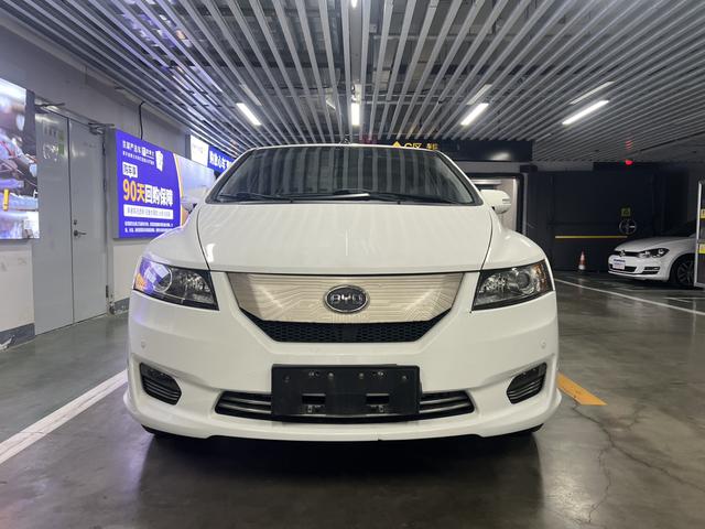 BYD e6