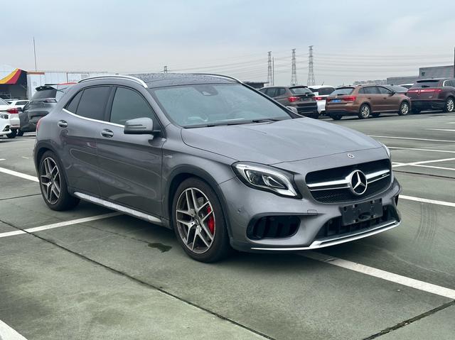 Mercedes-Benz GLA AMG