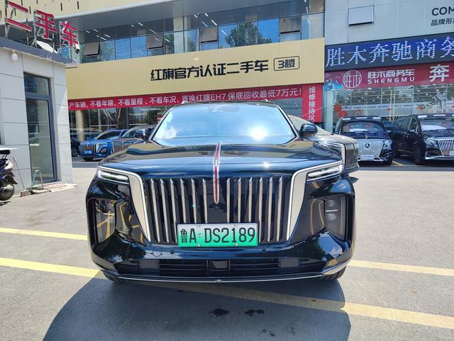 Hongqi E-HS9