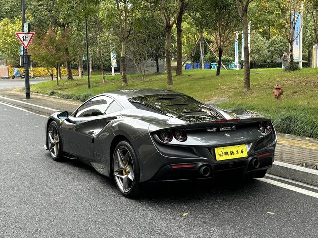 Ferrari F8