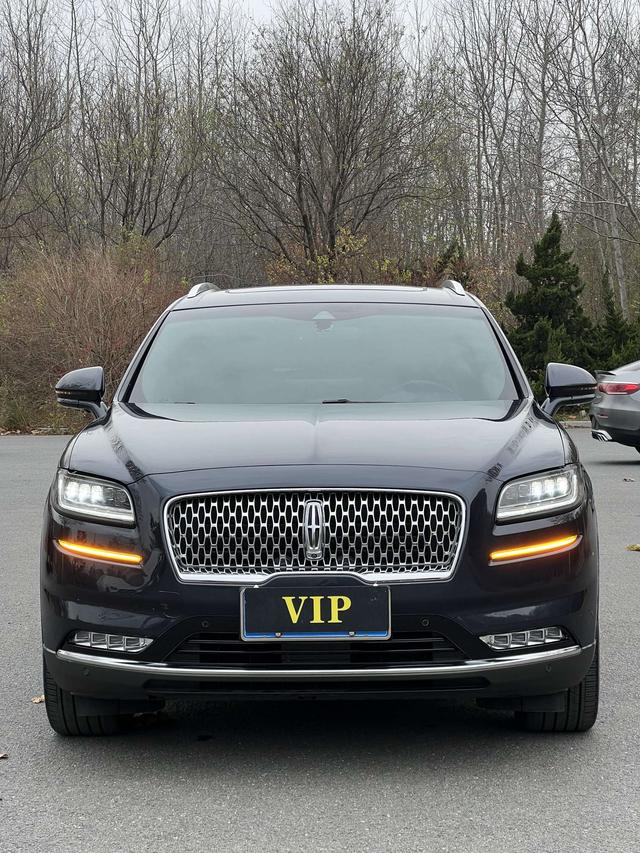 Lincoln Navigator