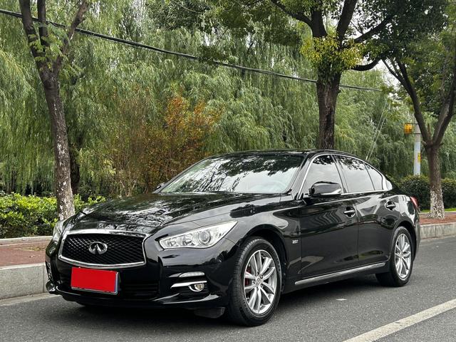 Infiniti Q50L