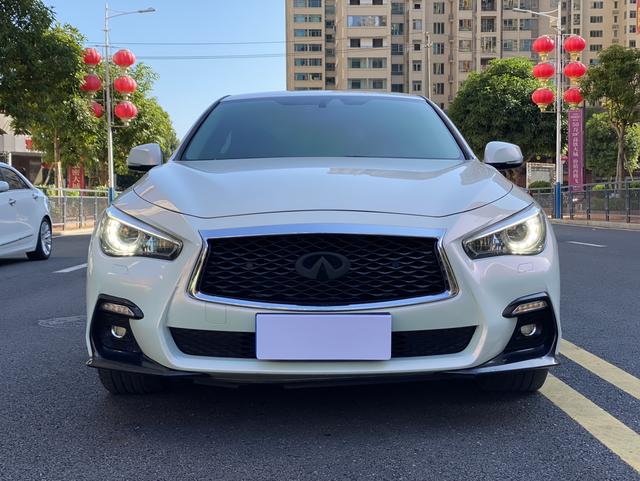 Infiniti Q50L