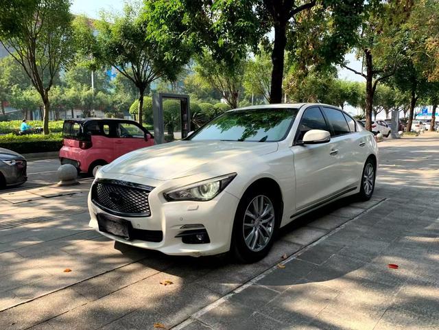 Infiniti Q50L