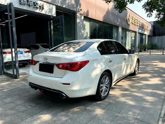 Infiniti Q50L