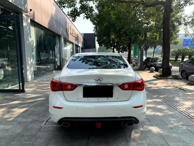 Infiniti Q50L