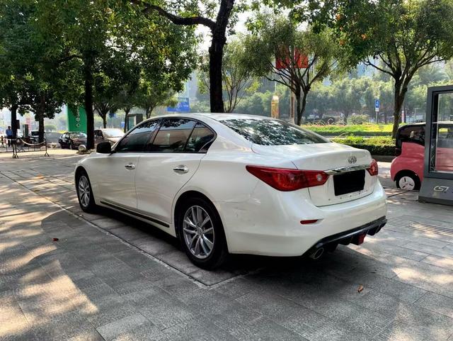 Infiniti Q50L