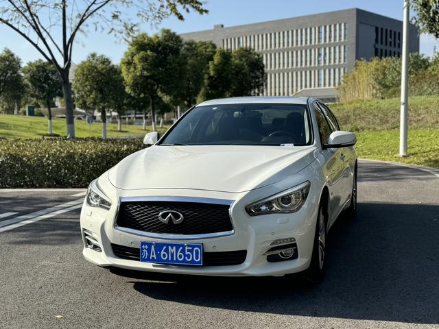 Infiniti Q50L