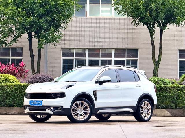 Lynk & Co 01