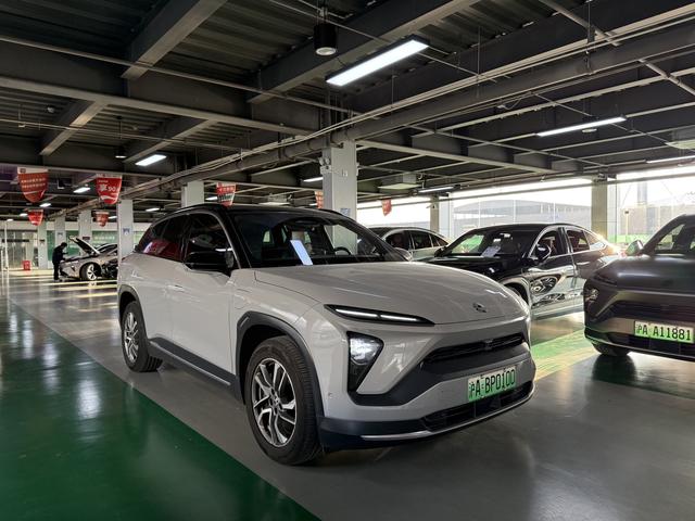 NIO ES6