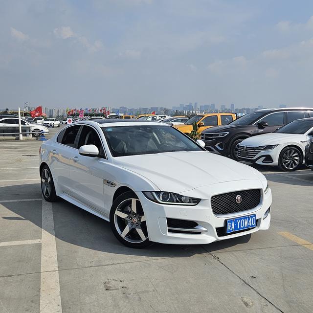 Jaguar XE