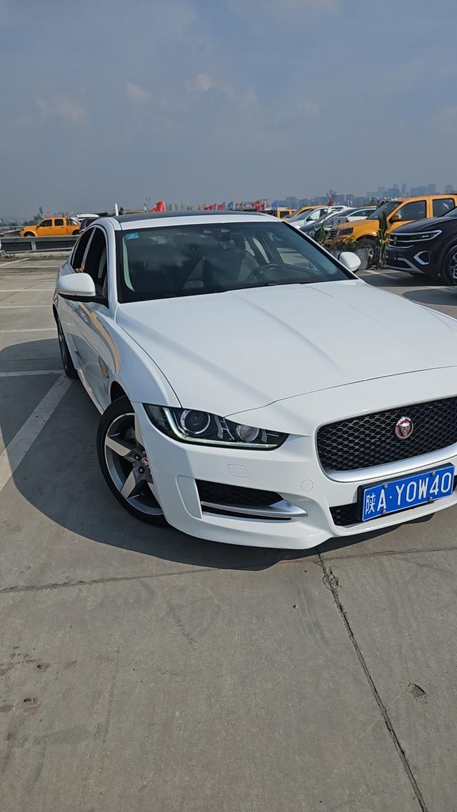 Jaguar XE