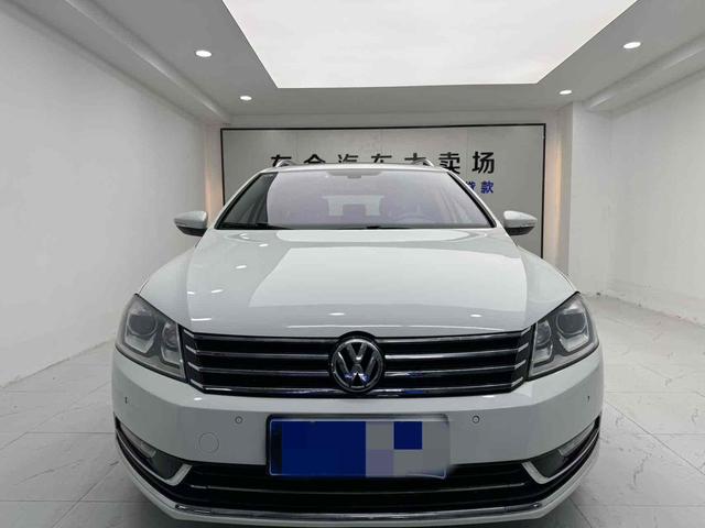 Volkswagen Magotan (imported)