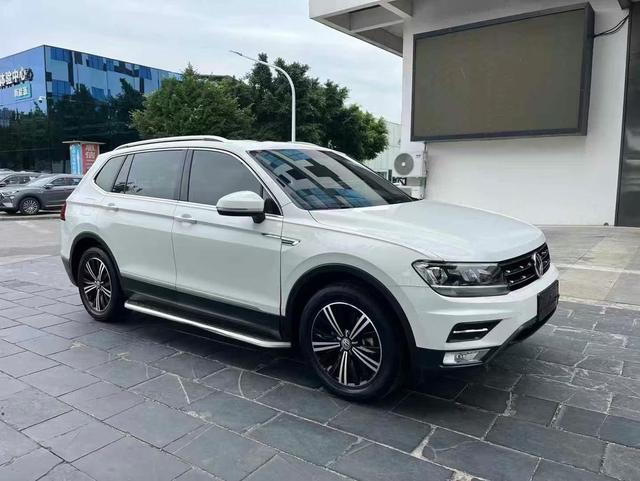 Volkswagen Tiguan L