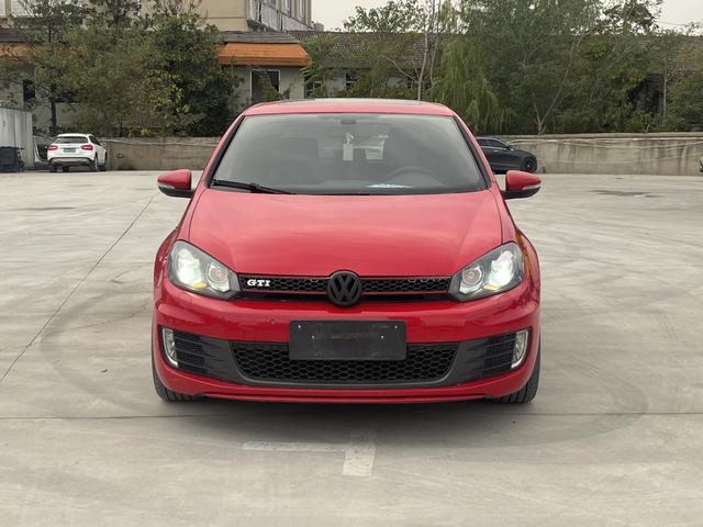 Volkswagen Golf GTI