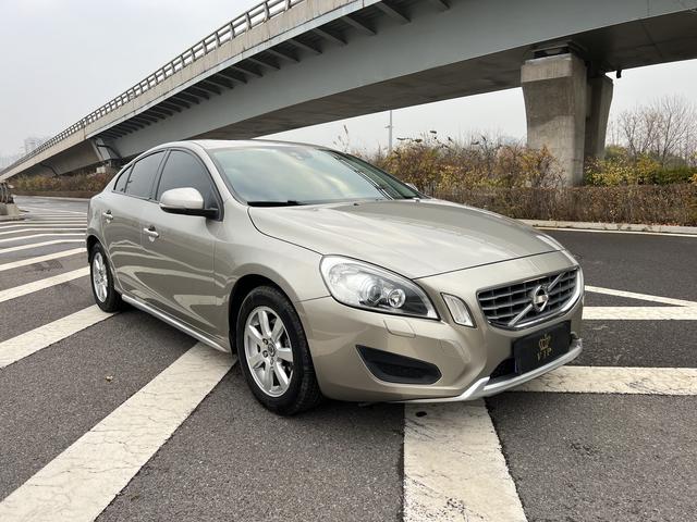 Volvo S60 (imported)