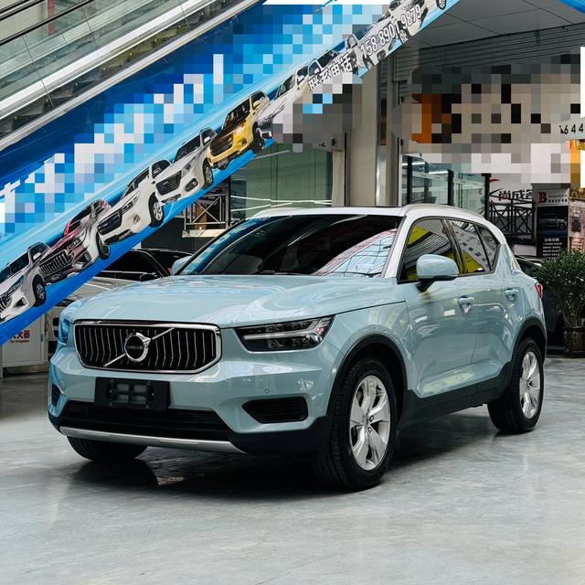 Volvo XC40 (imported)